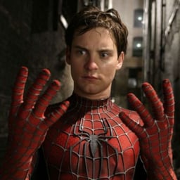 Peter parker tobey maguire (latino) 2002