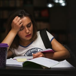 Voz femenina publicidad