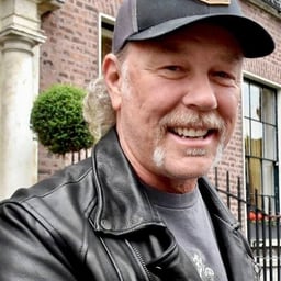 James Hetfield 