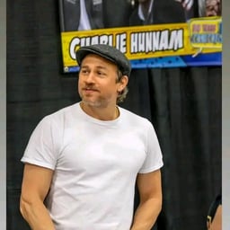 Charlie hunnam 