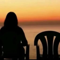 Voz Conversacional Cálida