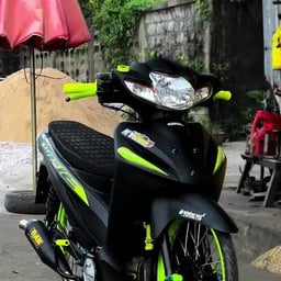 หญิงสาวเสียงสดใส