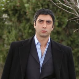 مراد علمدار 