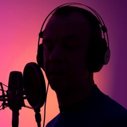 Narrateur avec écho 