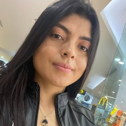 ELENA mujer latina joven