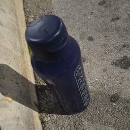 Voz Joven y Conversacional