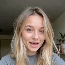 Clear Explainer Voice