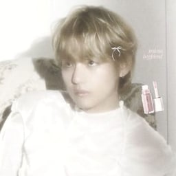 TAEHYUNG/ESPAÑOL LATINO 